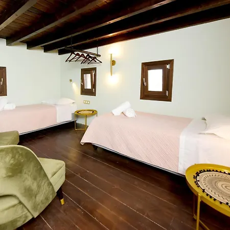 Elaia-fos Ξενοδοχείο 3*